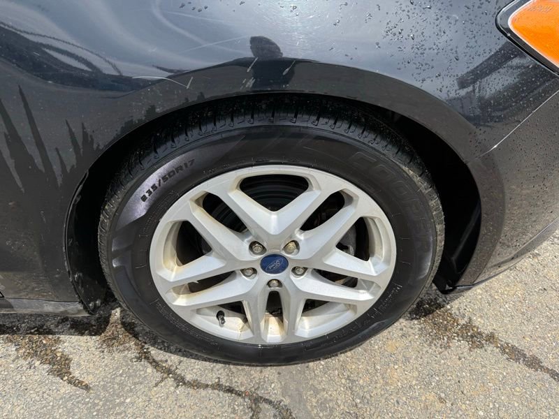 Used 2016 Ford Fusion SE FWD image 15