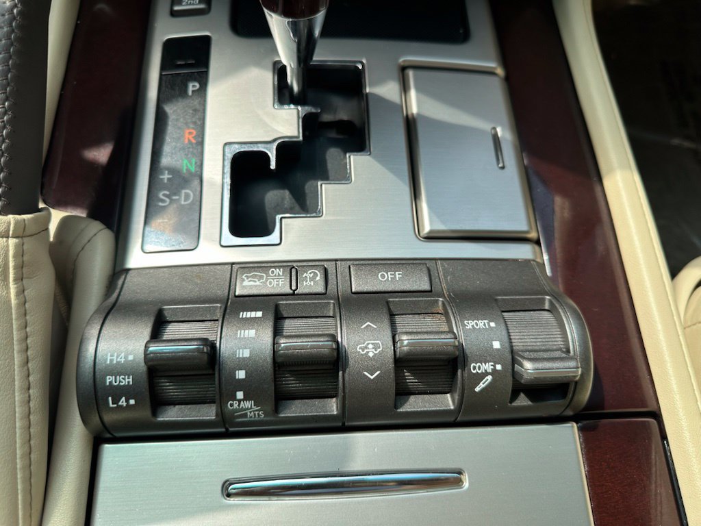 Used 2013 Lexus LX 570 4WD image 22