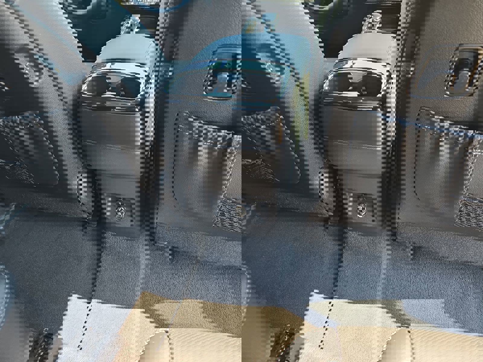 Used 2024 Kia Telluride SX w/ Towing Package image 13