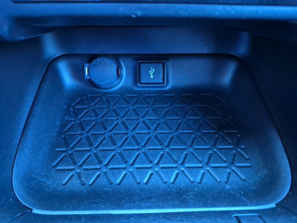 Used 2021 Toyota RAV4 XLE w/ Convenience Package image 27