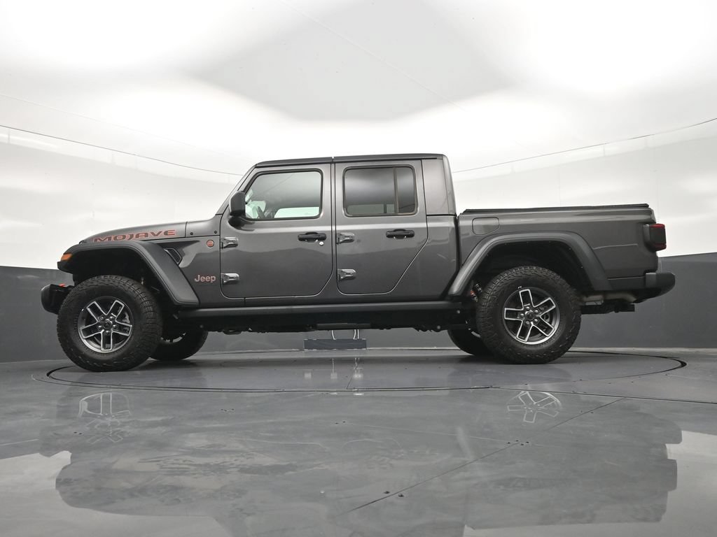 Used 2025 Jeep Gladiator Mojave w/ Convenience Group AWD/4WD image 28