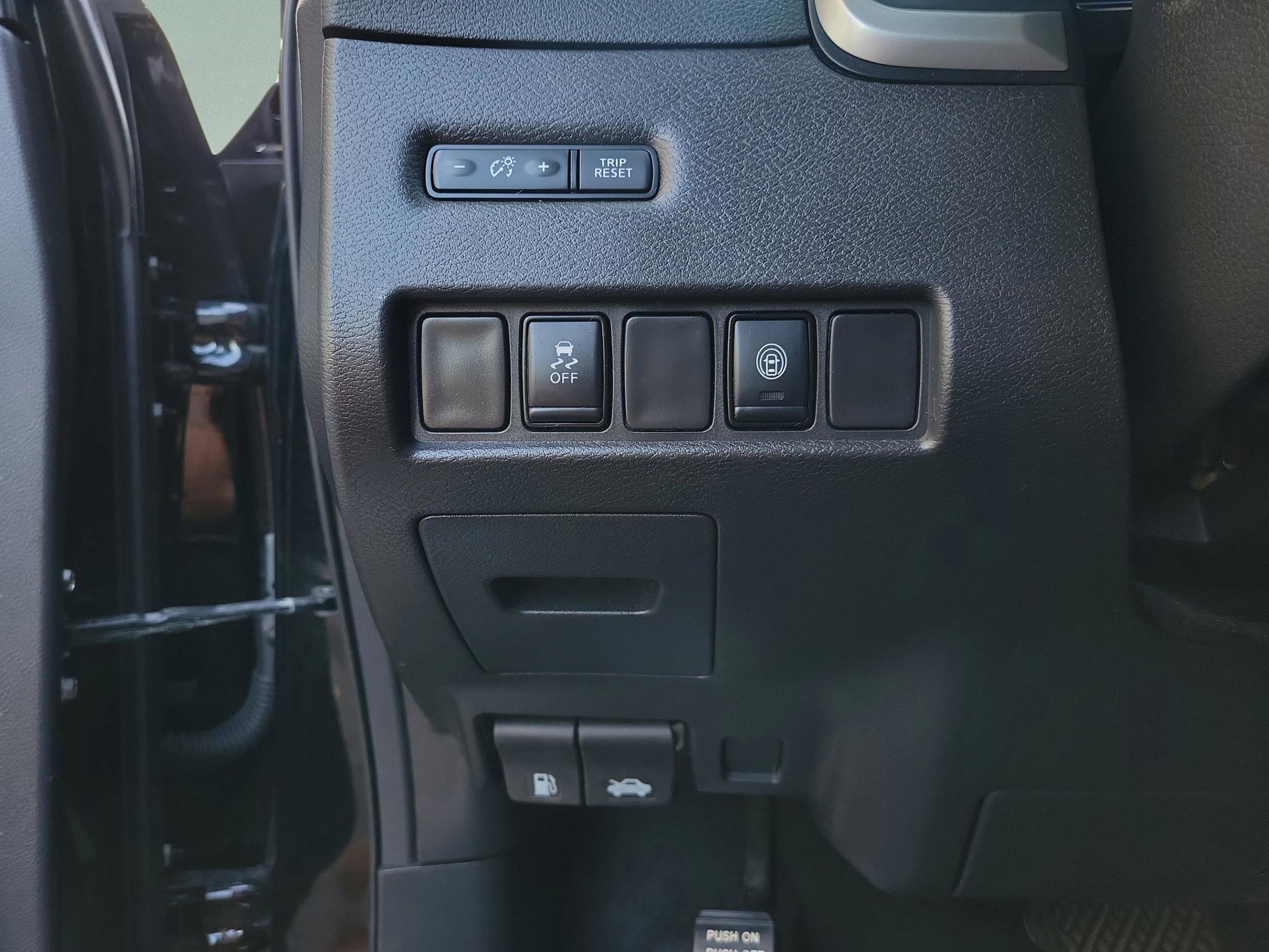 Used 2023 Nissan Murano SV w/ SV Midnight Edition Package image 14