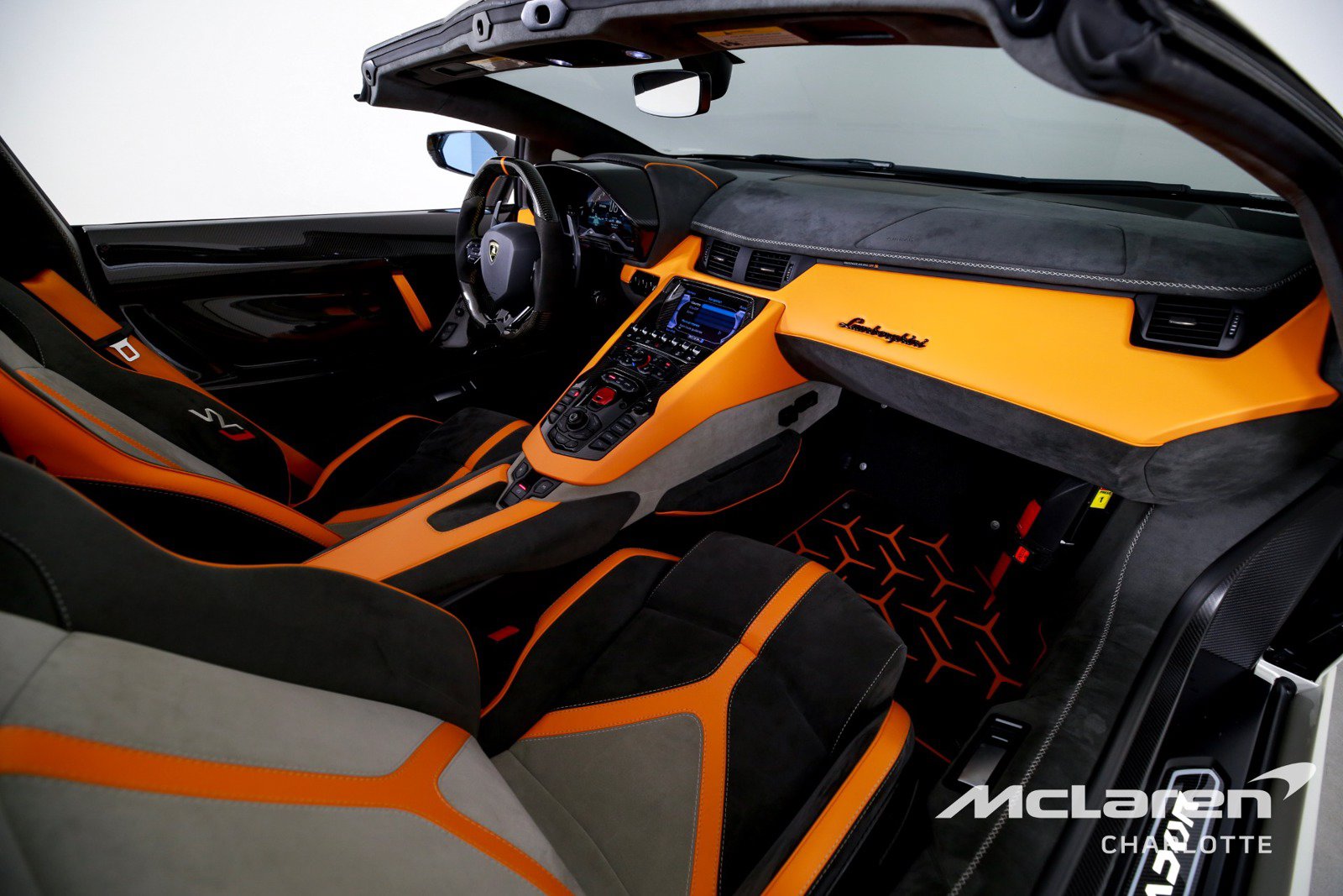 Used 2021 Lamborghini Aventador SVJ AWD/4WD image 22
