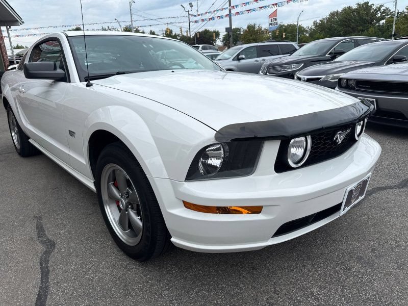 Used 2006 Ford Mustang GT RWD image 3