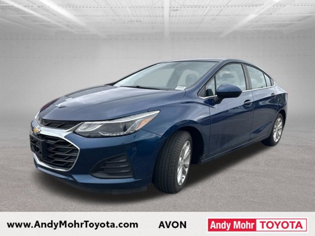 Used 2019 Chevrolet Cruze LT w/ Sun And Sound Package FWD image 4