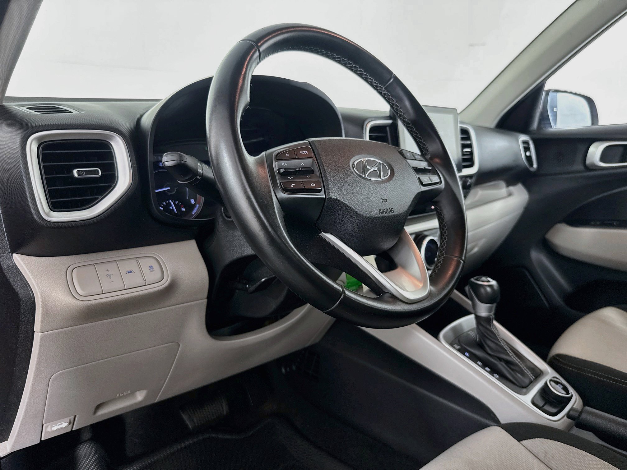 Used 2021 Hyundai Venue SEL FWD image 20
