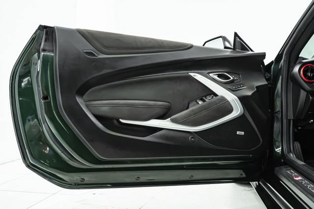 Used 2020 Chevrolet Camaro ZL1 image 18