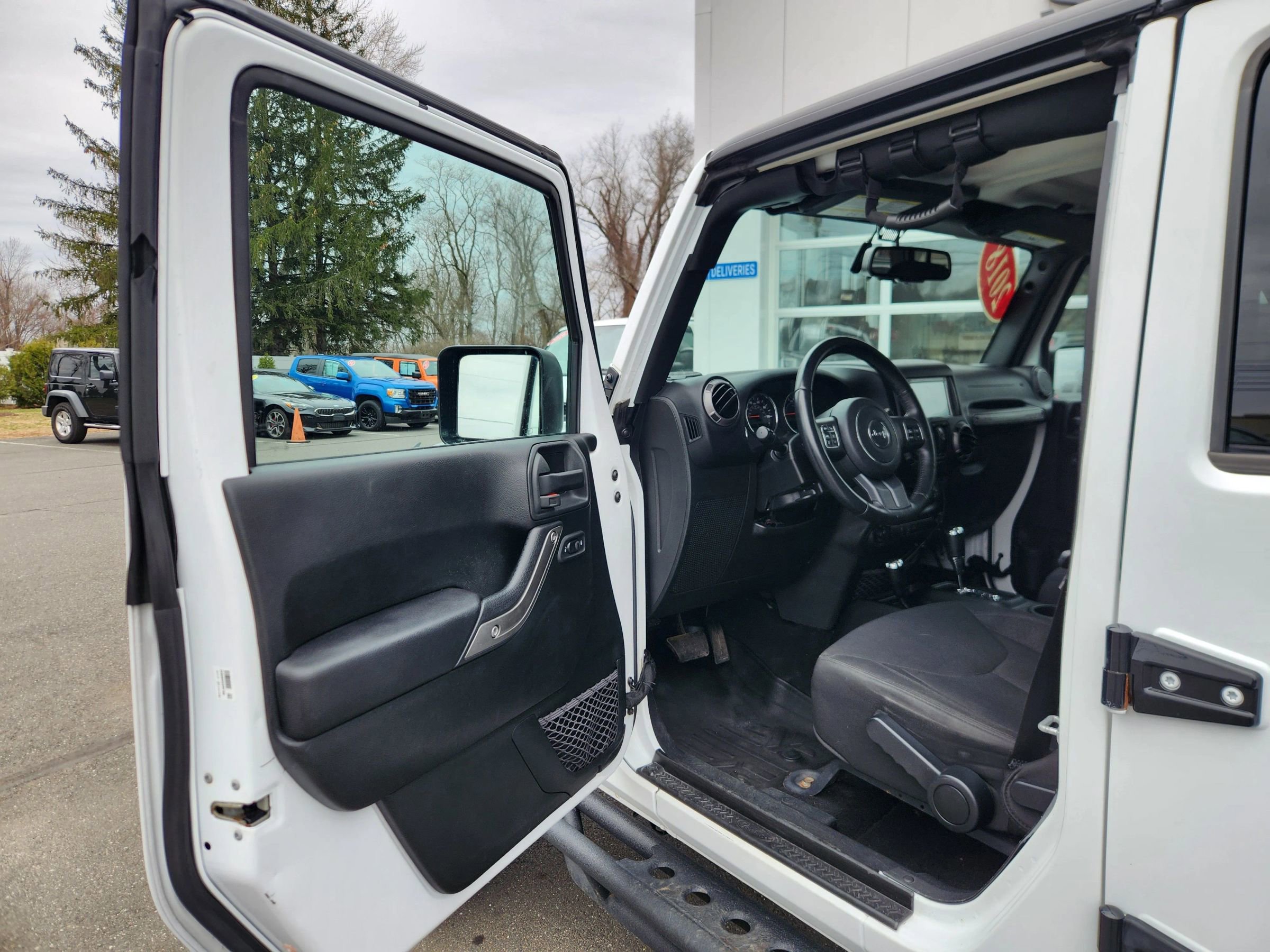 Used 2018 Jeep Wrangler Unlimited Sport S image 24