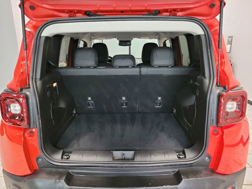 Used 2023 Jeep Renegade Limited w/ Limited Elite Group image 15