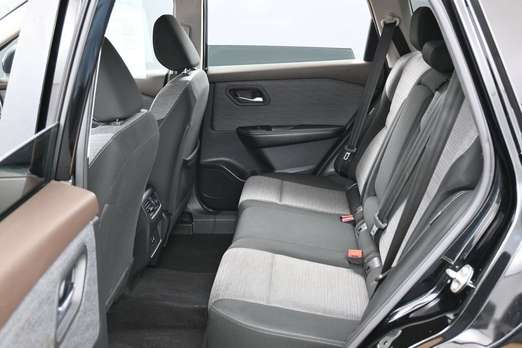 Used 2023 Nissan Rogue SV FWD image 30