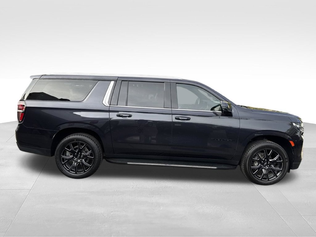 Used 2024 Chevrolet Suburban LT w/ LT Signature Plus Package AWD/4WD image 8