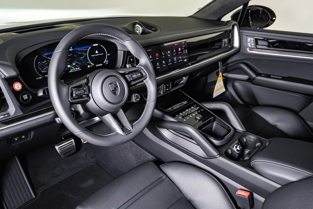 New 2025 Porsche Cayenne Turbo AWD/4WD image 4