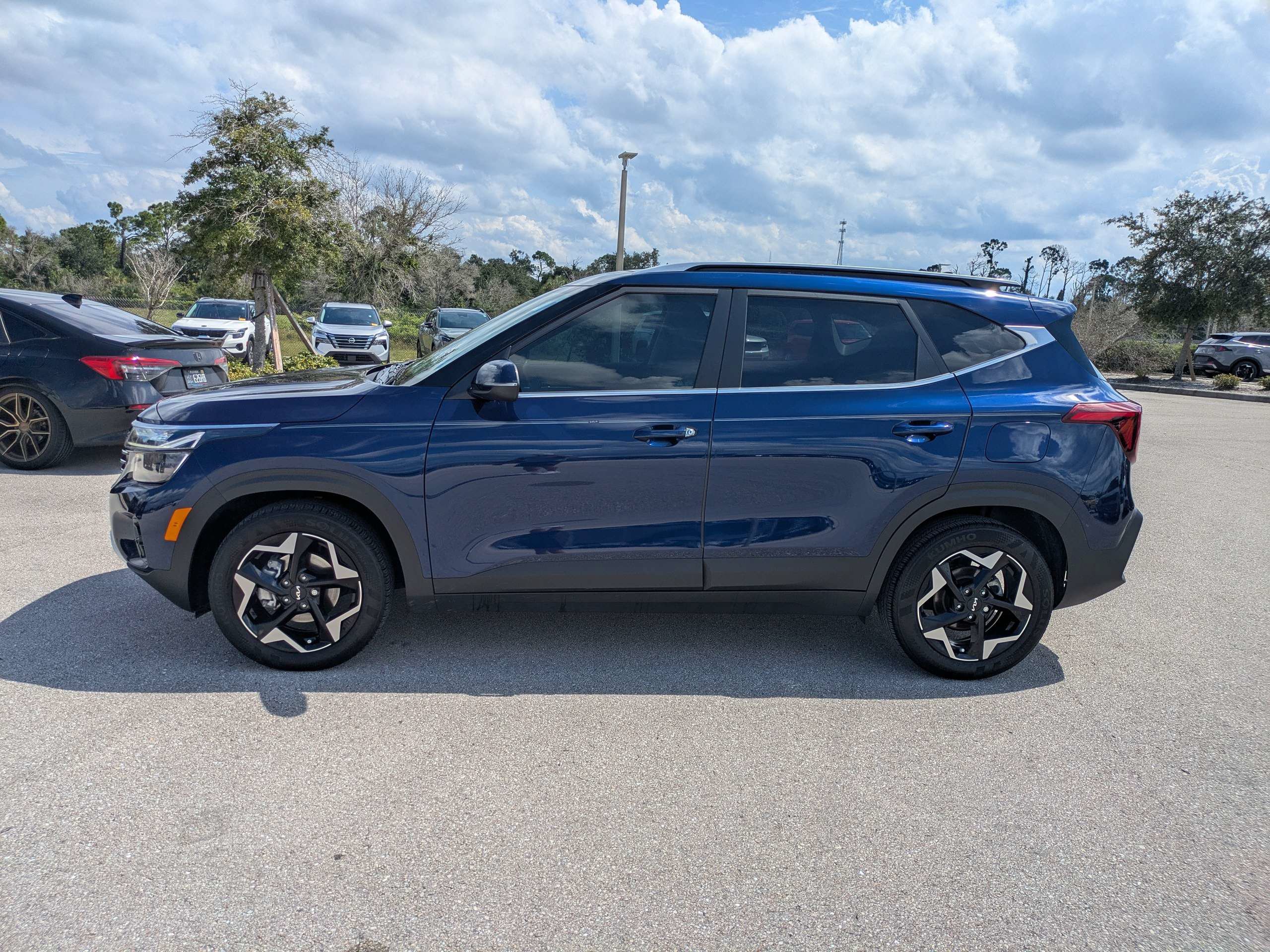 Certified 2024 Kia Seltos EX FWD image 6