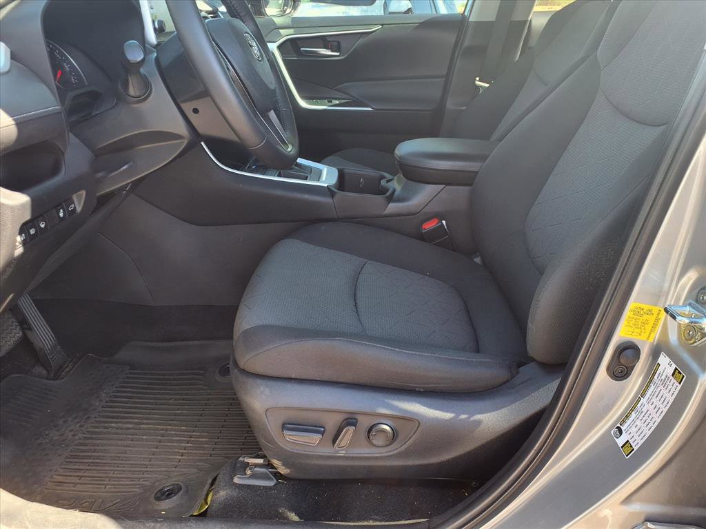 Used 2022 Toyota RAV4 XLE w/ Convenience Package image 22