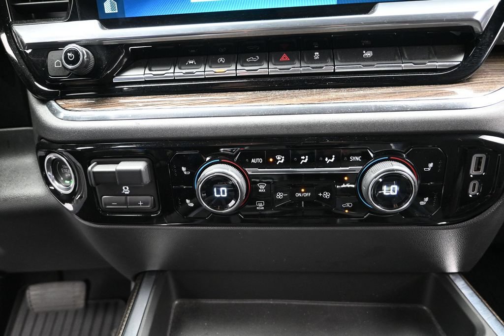 Used 2023 Chevrolet Silverado 1500 RST AWD/4WD image 15