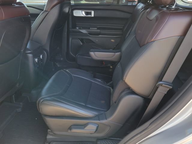 Used 2020 Ford Explorer Platinum w/ Premium Technology Package AWD/4WD image 11