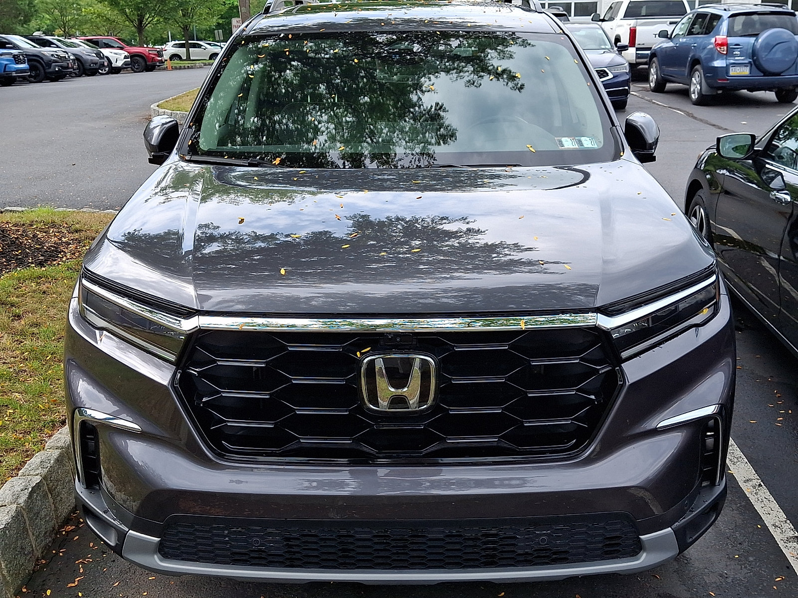 Certified 2025 Honda Pilot Elite image 2