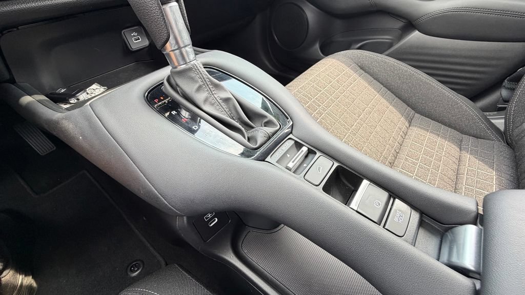 Certified 2024 Honda HR-V LX image 32