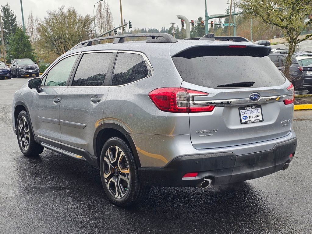 Used 2023 Subaru Ascent Limited w/ Technology Package AWD/4WD image 5