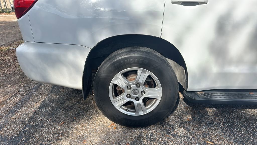 Used 2012 Toyota Sequoia SR5 RWD image 20