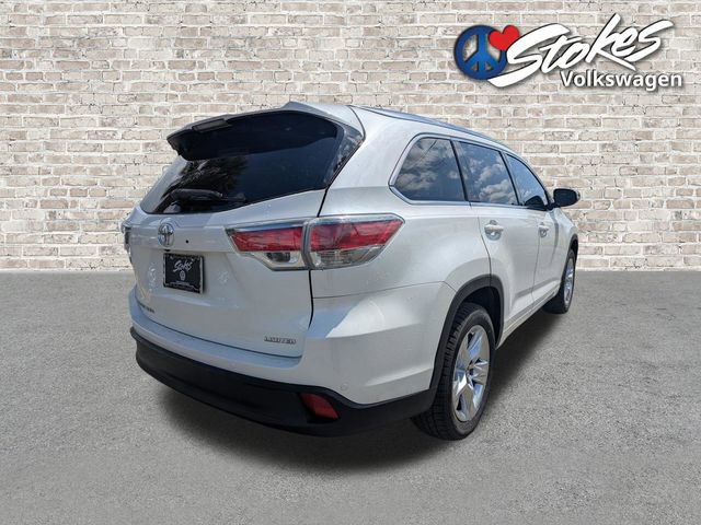 Used 2016 Toyota Highlander Limited w/ Driver Technology Package image 4