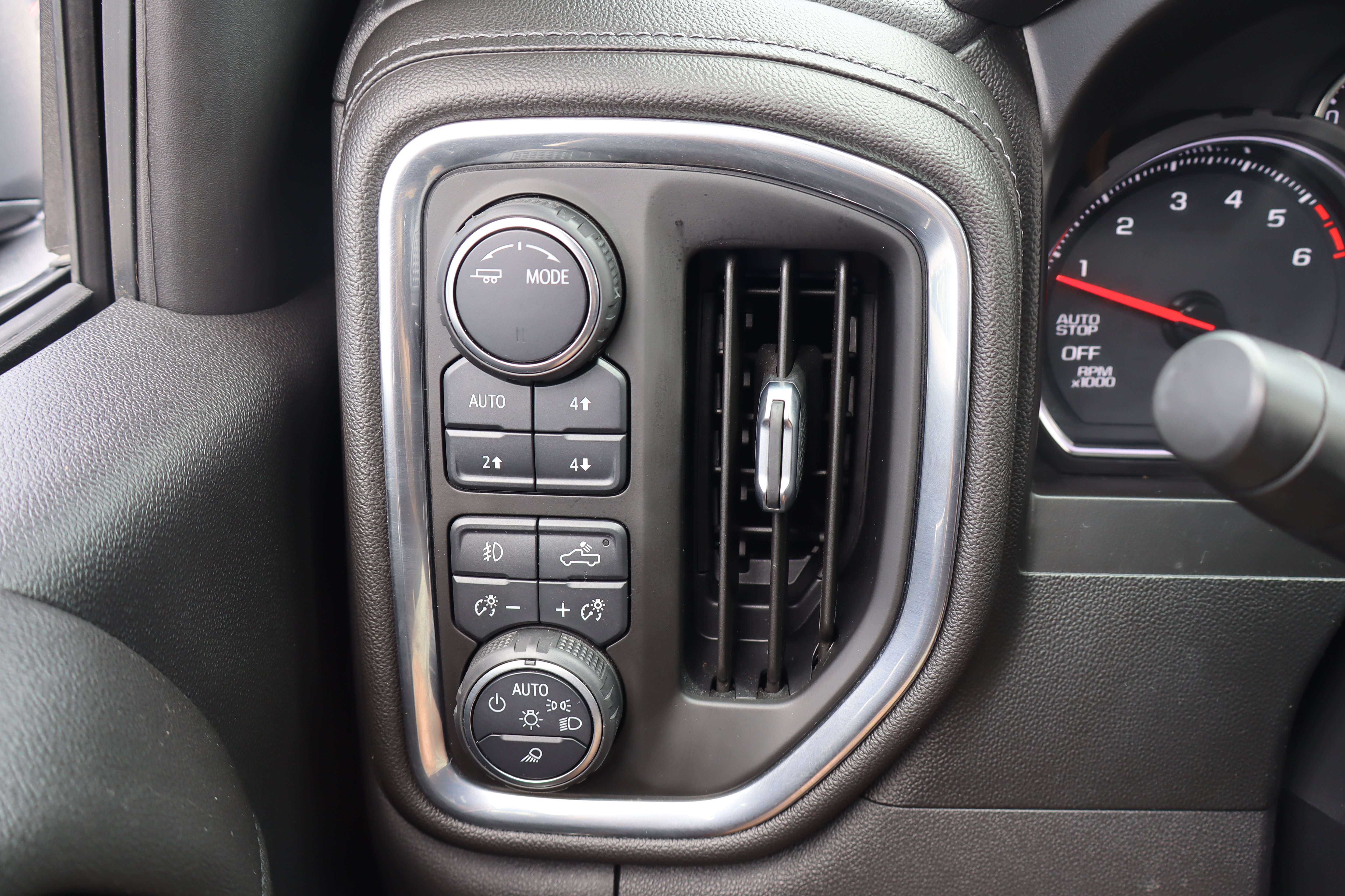 Used 2021 Chevrolet Silverado 1500 RST AWD/4WD image 21