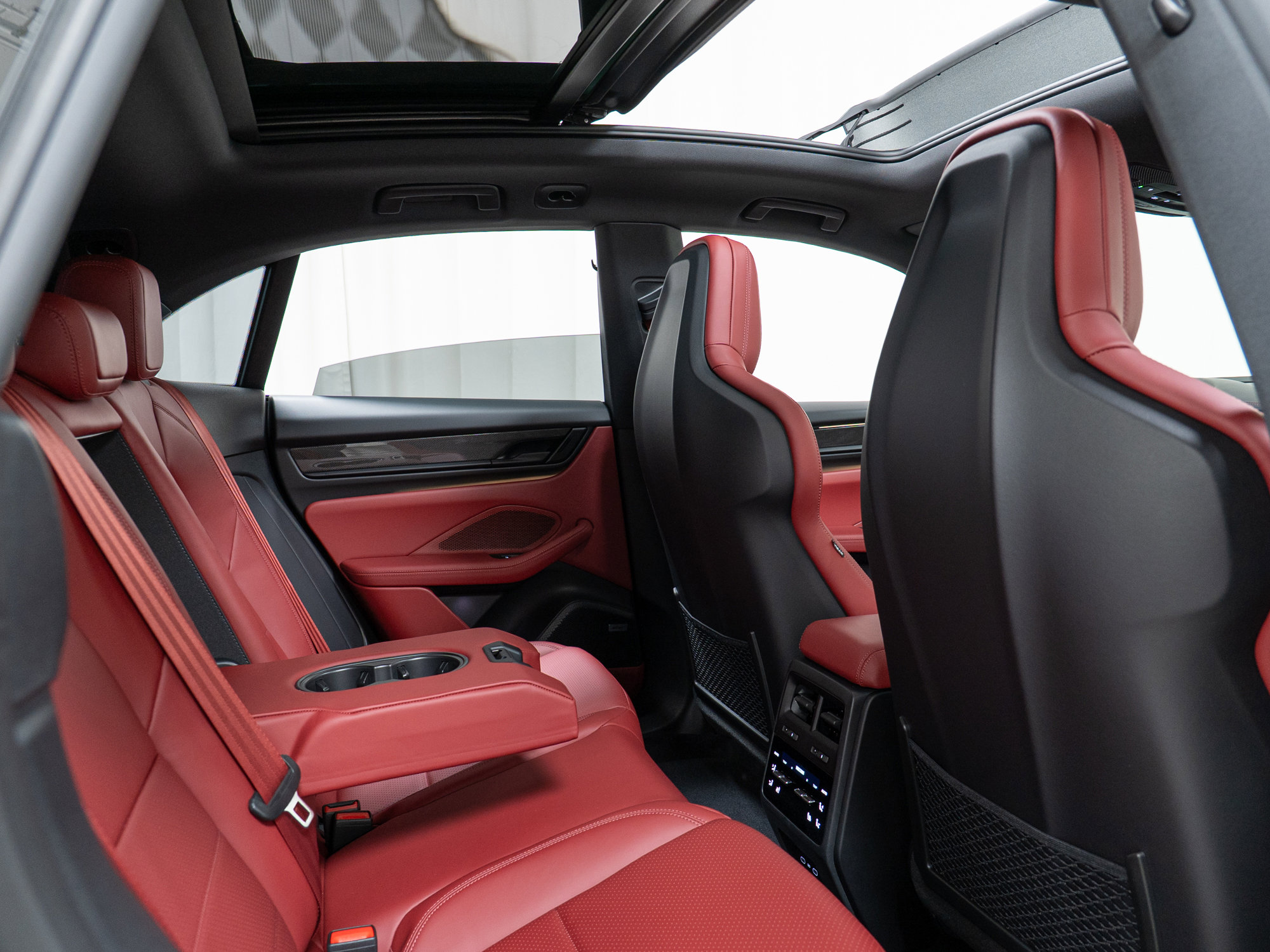 New 2026 Porsche Macan GTS Electric image 28