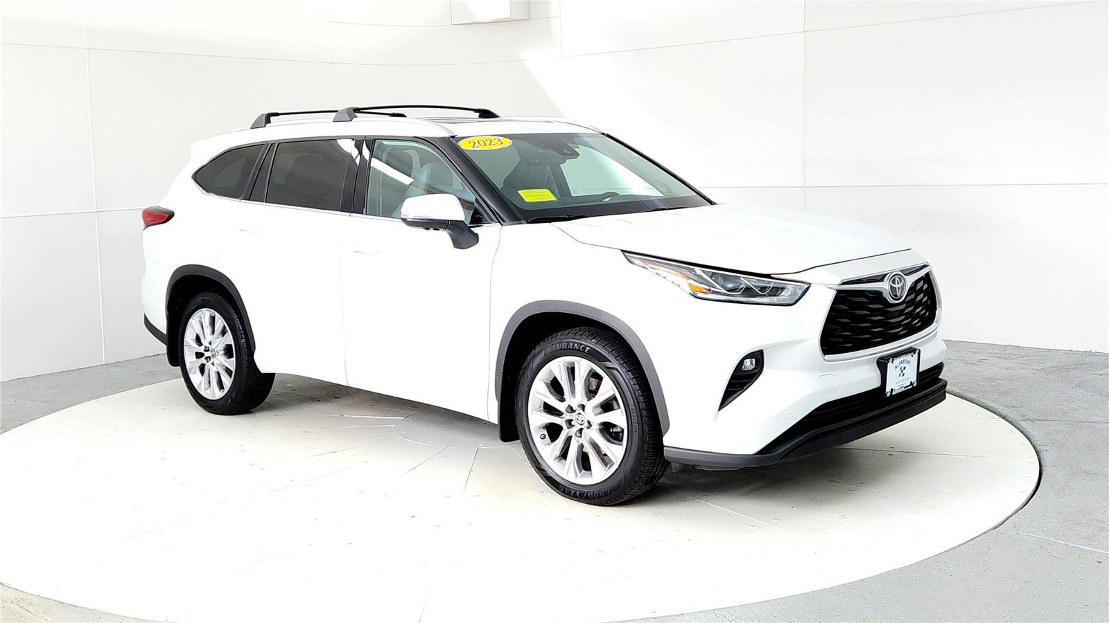 Used 2023 Toyota Highlander Limited image 7