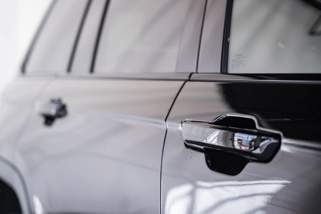 New 2025 Jeep Grand Cherokee Altitude image 15