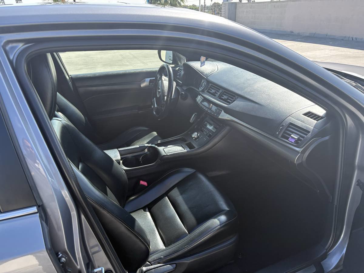 Used 2015 Lexus CT 200h image 22