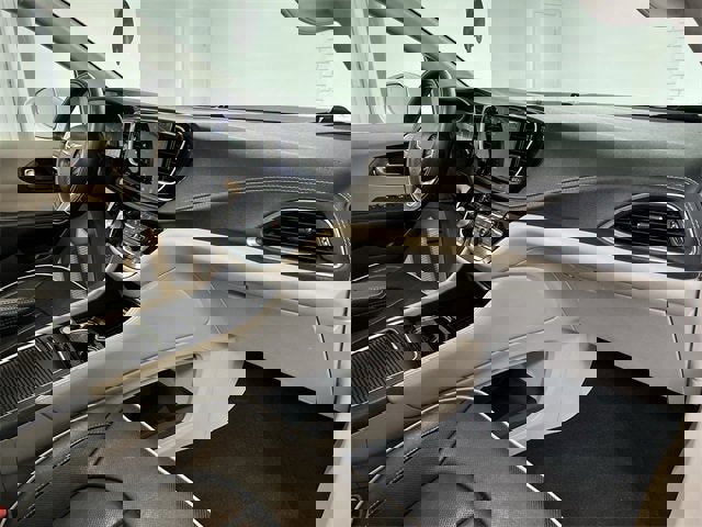 Used 2022 Chrysler Pacifica Limited image 30