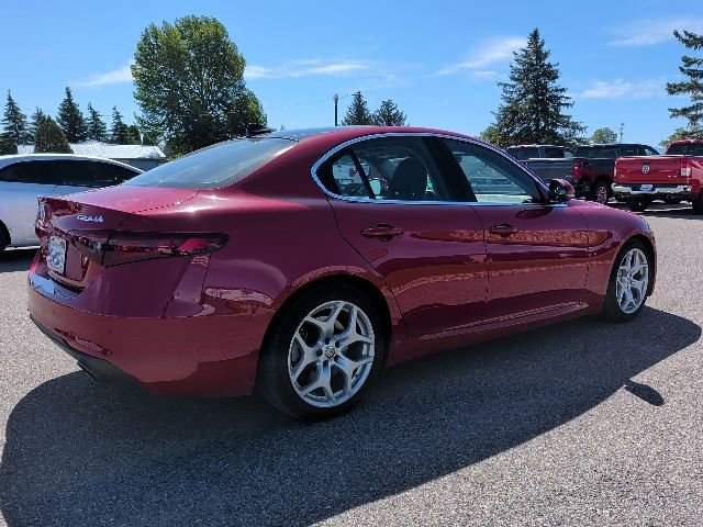 Used 2018 Alfa Romeo Giulia Ti RWD image 2