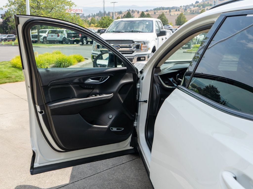 Certified 2023 Buick Envision Essence w/ Technology Package I AWD/4WD image 17