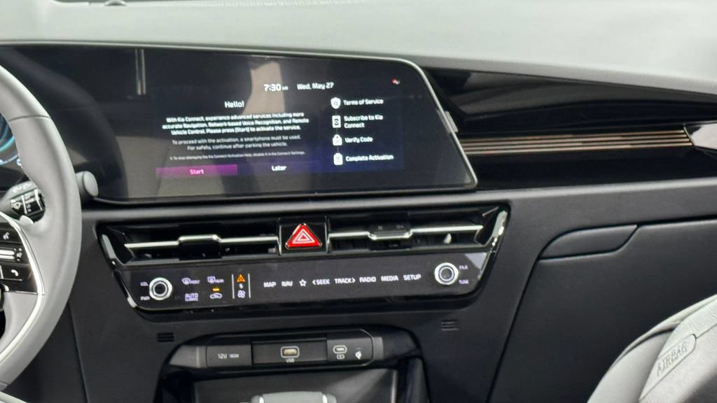New 2026 Kia Niro FWD image 17