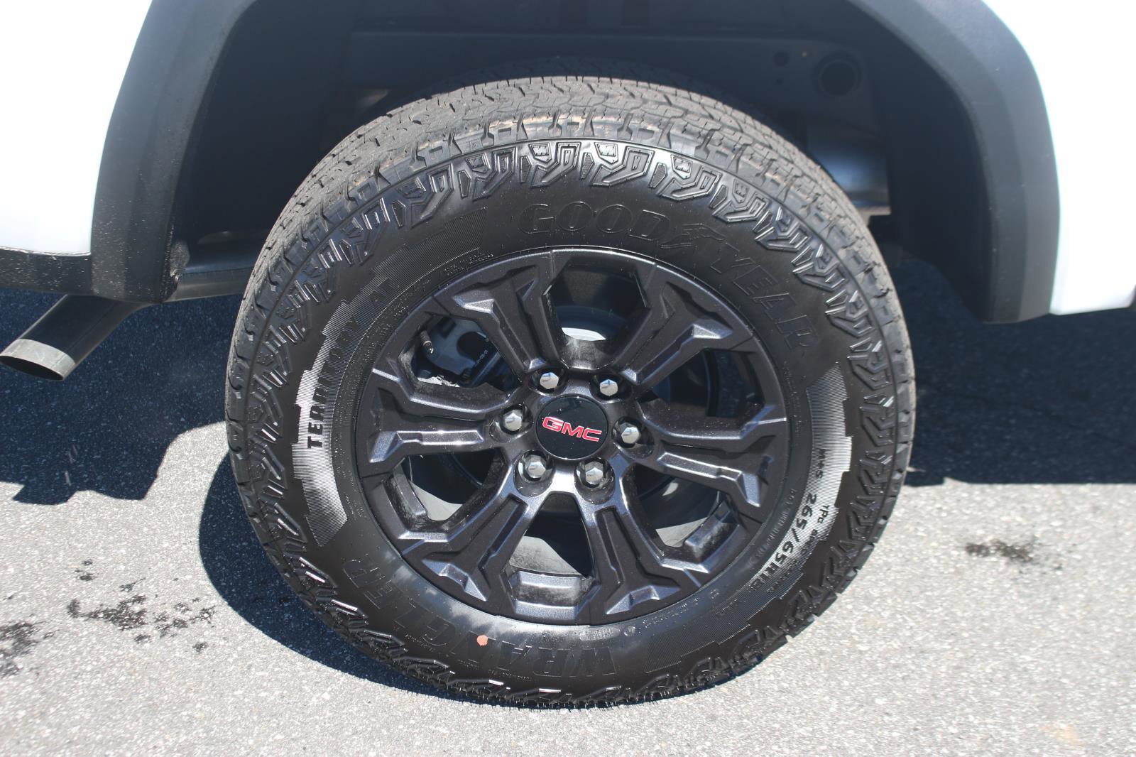 Used 2025 GMC Canyon Elevation w/ Convenience Package image 36