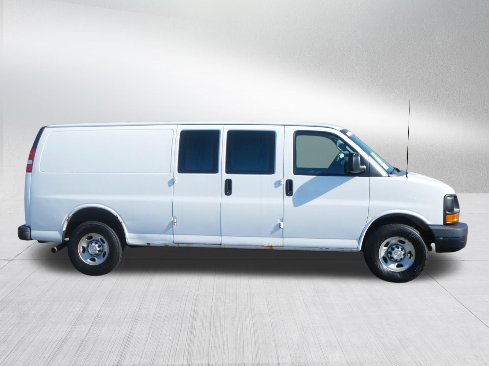 Used 2016 Chevrolet Express 3500 Extended RWD image 8