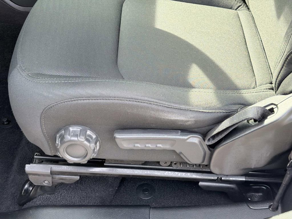 Used 2021 Jeep Wrangler Sport S image 16