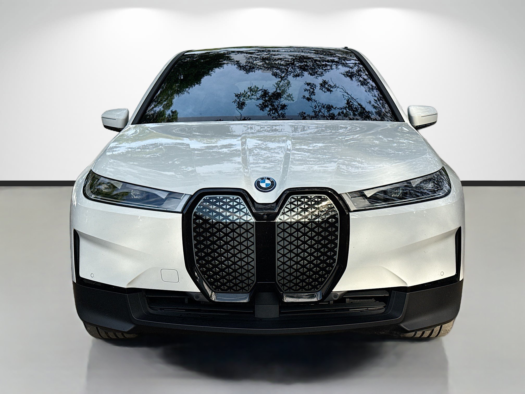 Used 2024 BMW iX xDrive50 AWD/4WD image 8