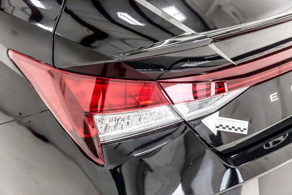 Used 2025 Hyundai Elantra SEL FWD image 37