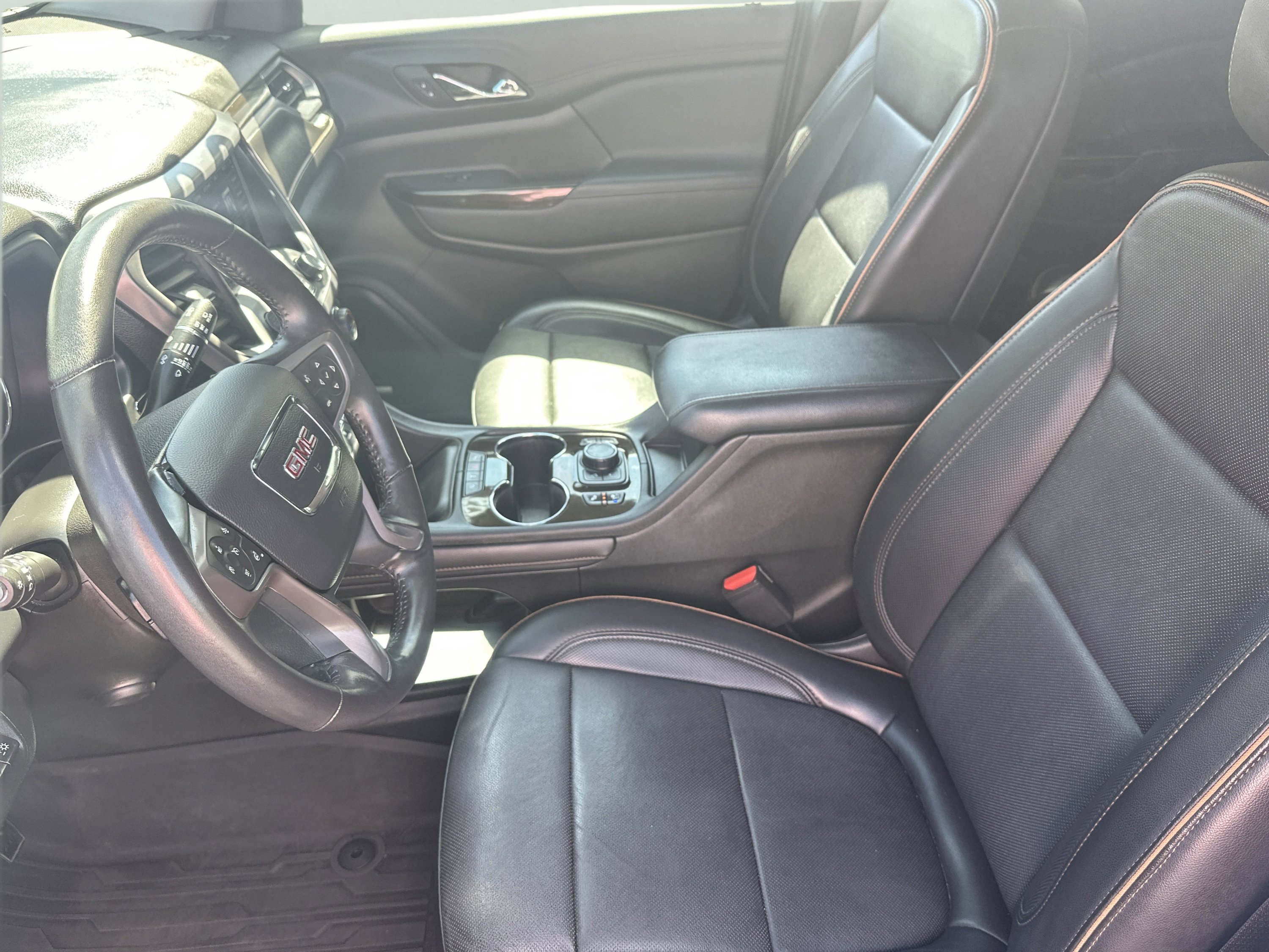 Used 2022 GMC Acadia AT4 w/ Technology Package image 17