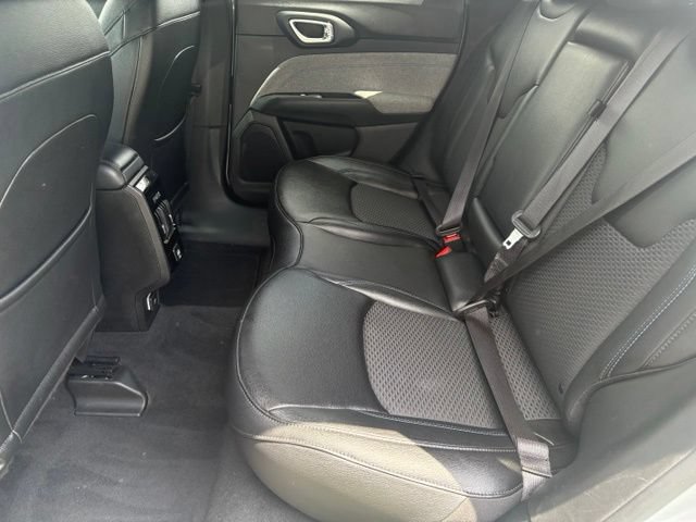 Used 2024 Jeep Compass Latitude AWD/4WD image 11