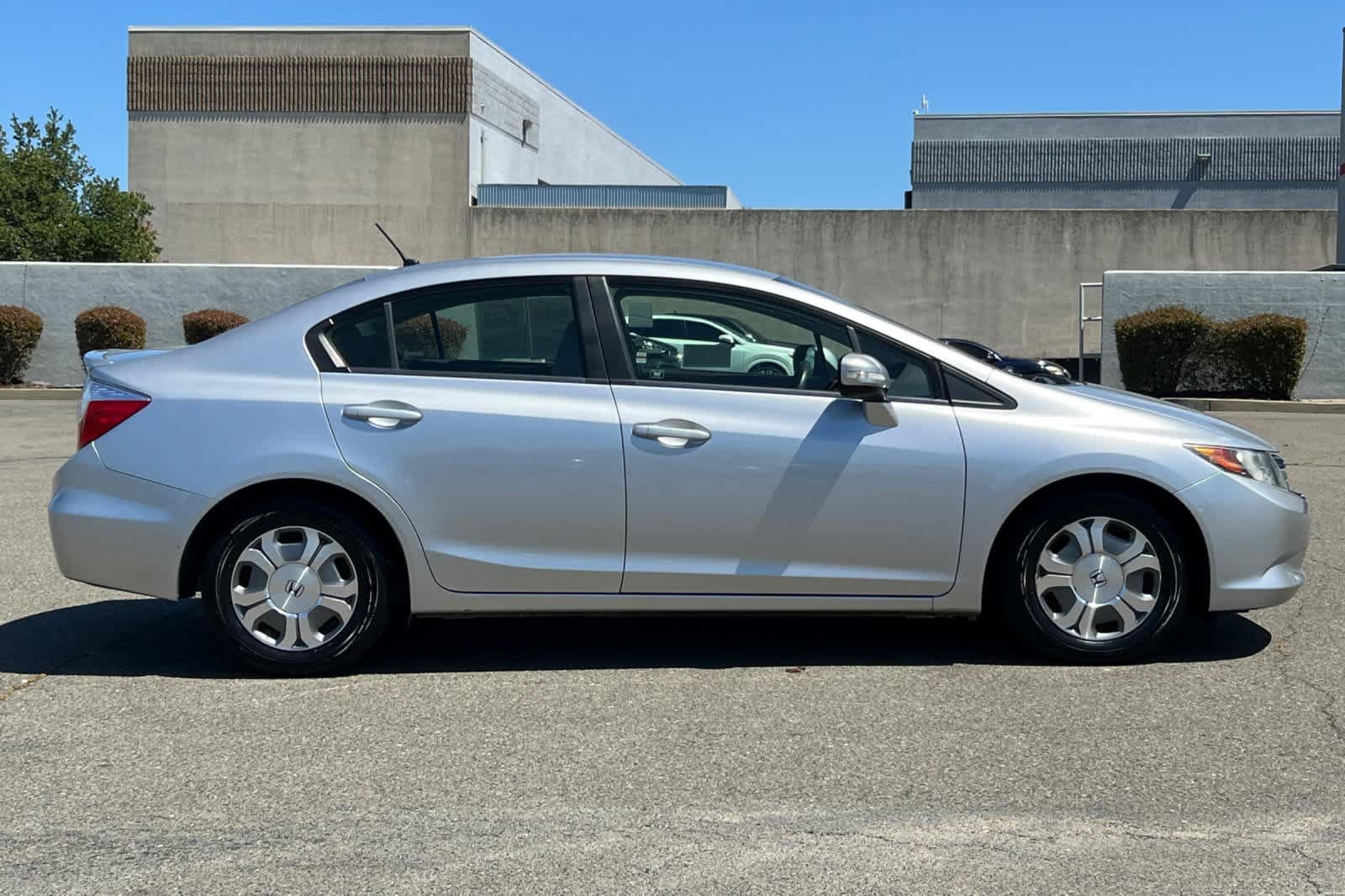 Used 2012 Honda Civic Hybrid Sedan image 6