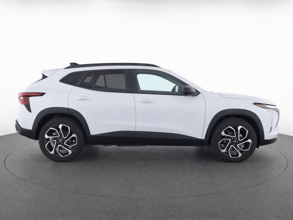 Certified 2024 Chevrolet Trax RS w/ Sunroof Package FWD image 10
