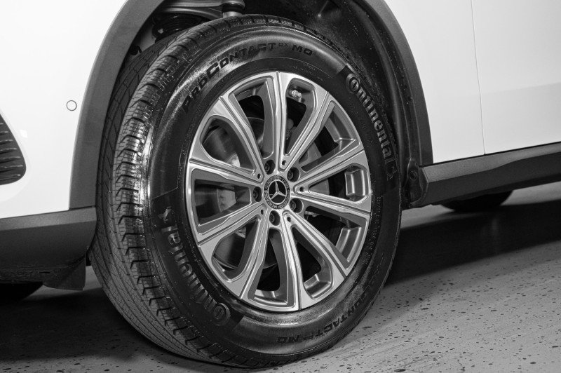 Certified 2026 Mercedes-Benz GLC 300 4MATIC image 9