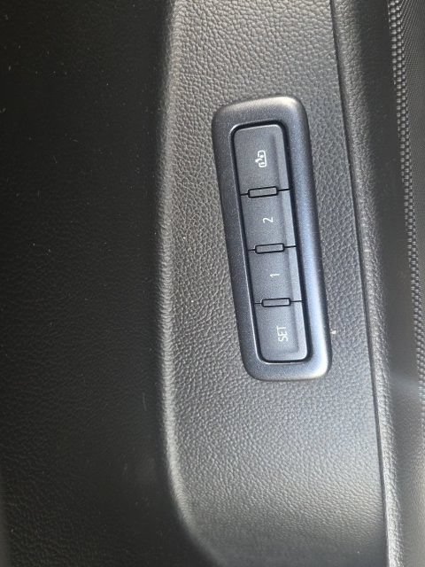 Used 2019 GMC Yukon Denali w/ Denali Ultimate Package AWD/4WD image 27