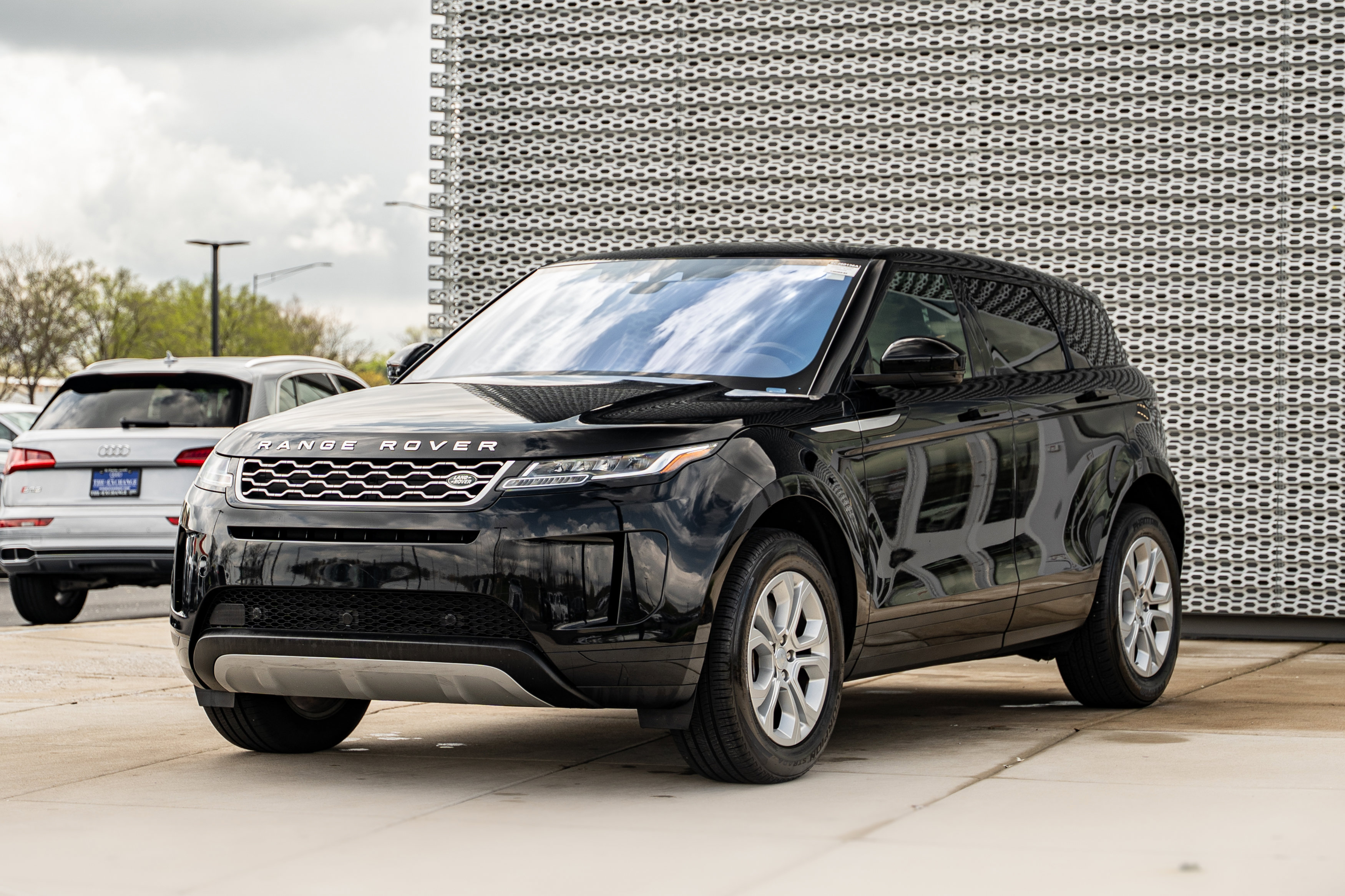 Used 2020 Land Rover Range Rover Evoque S image 7