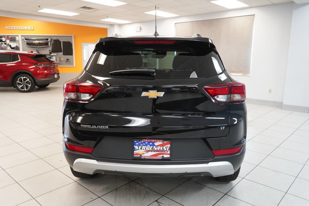 Used 2023 Chevrolet TrailBlazer LT w/ Convenience Package FWD image 8