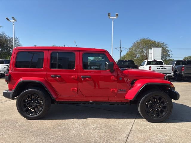 Used 2025 Jeep Wrangler Unlimited Sahara w/ Safety Group image 4