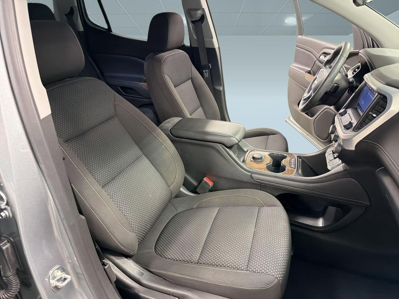 Used 2023 GMC Acadia SLE image 31