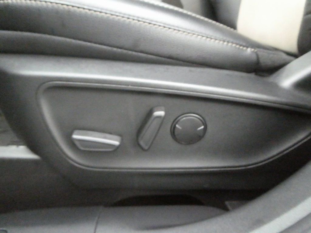 Used 2022 Ford Escape Titanium w/ Titanium Elite Package AWD/4WD image 7